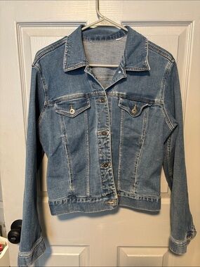 Classic Women's Light Blue Denim Jacket